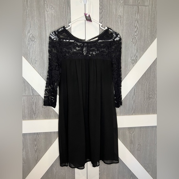 321. As U Wish Juniors' Lace-Trim Shift Dress M - Picture 1 of 5